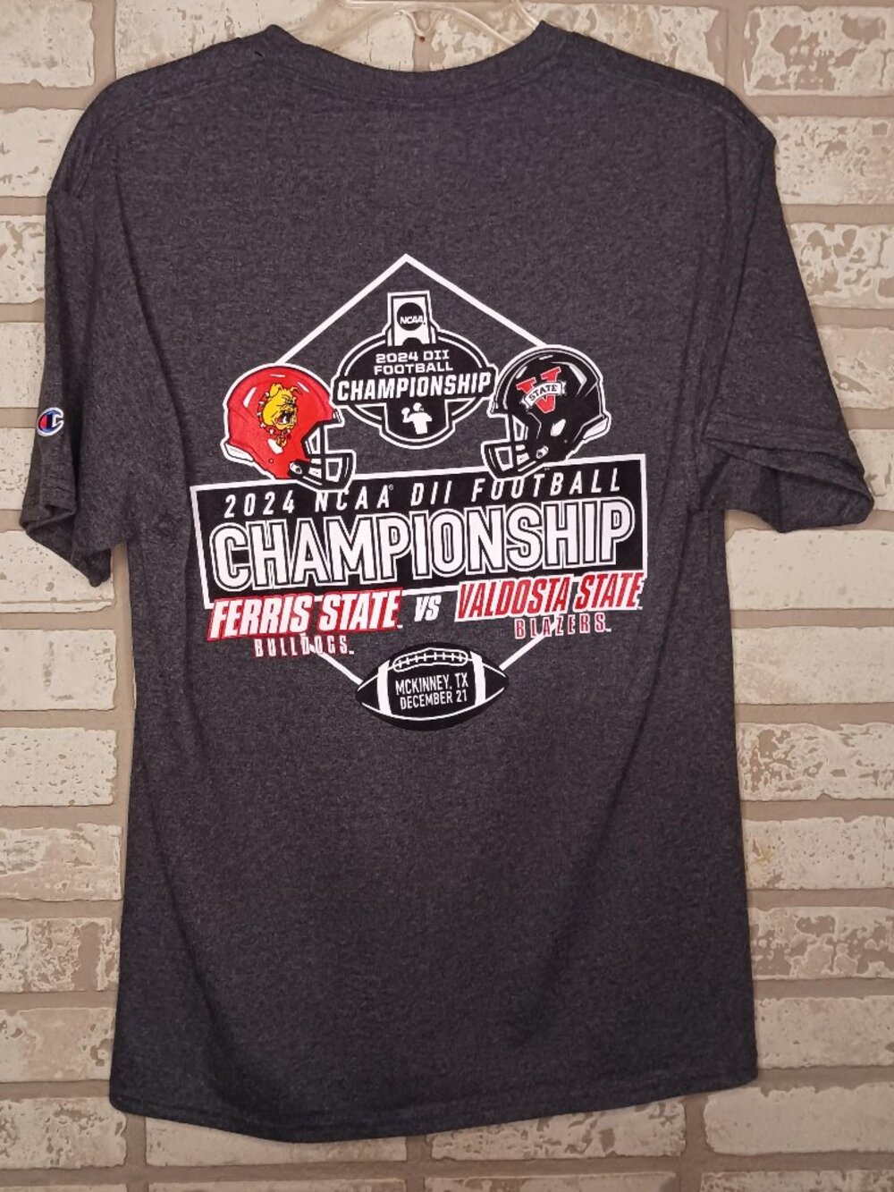 Champion 2024 NCAA DII Football Championship Mens T Shirt Size M Ferris State